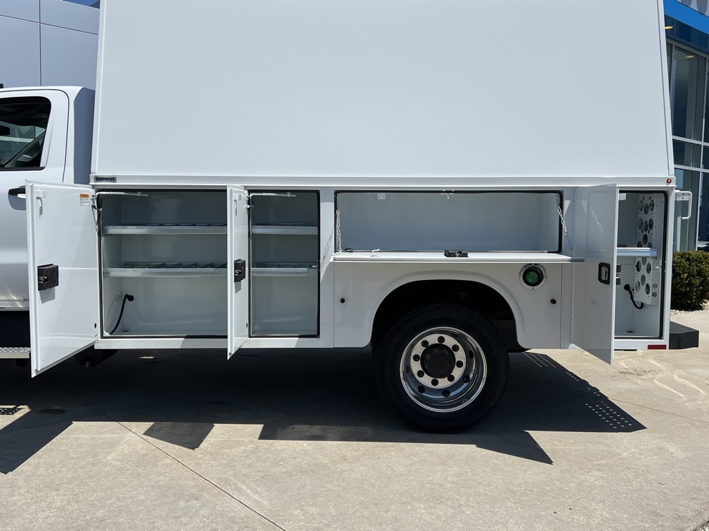 Vehicle image 8 of 31
