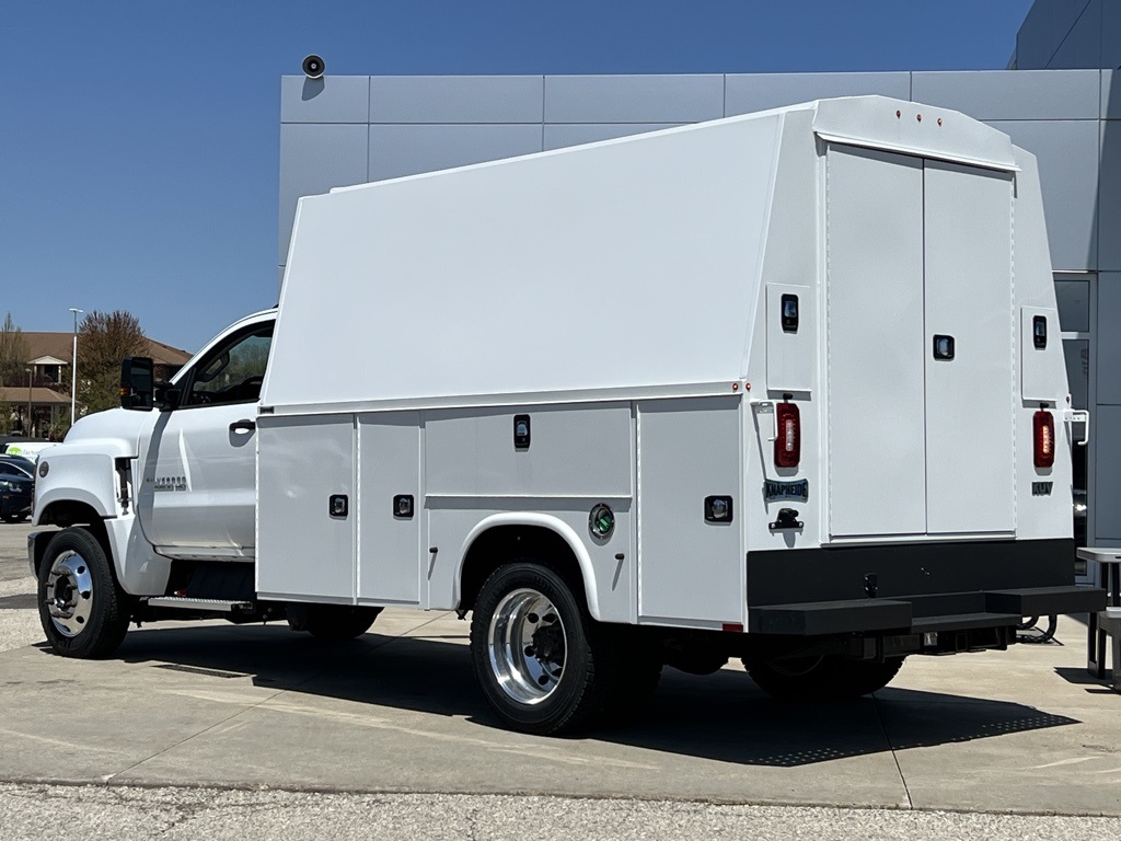 Vehicle image 4 of 31