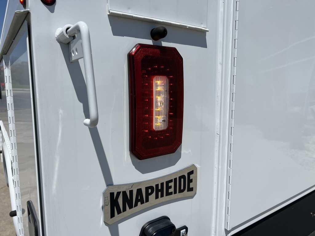 Vehicle image 18 of 31