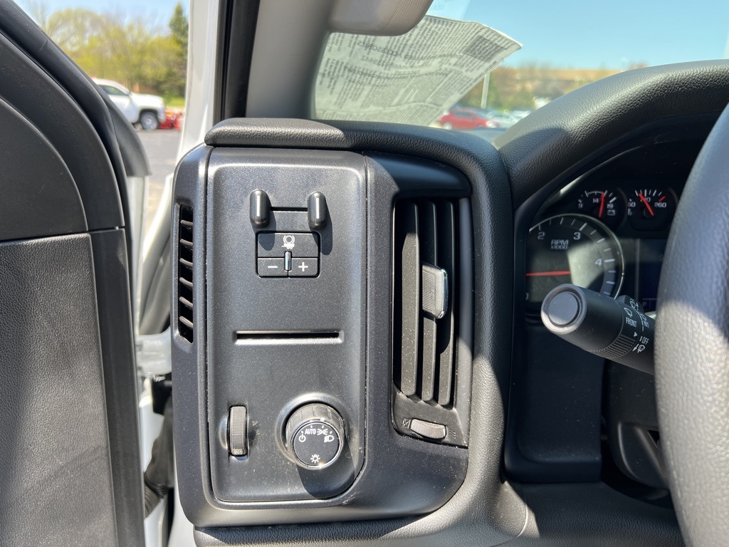 Vehicle image 27 of 31