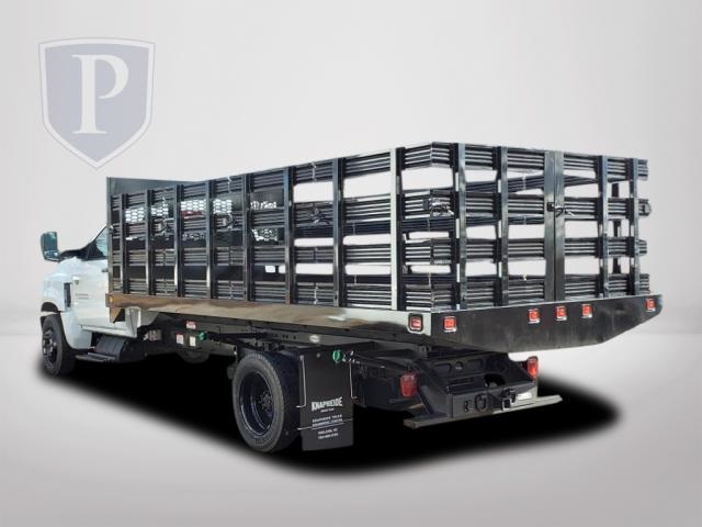 Vehicle image 4 of 13