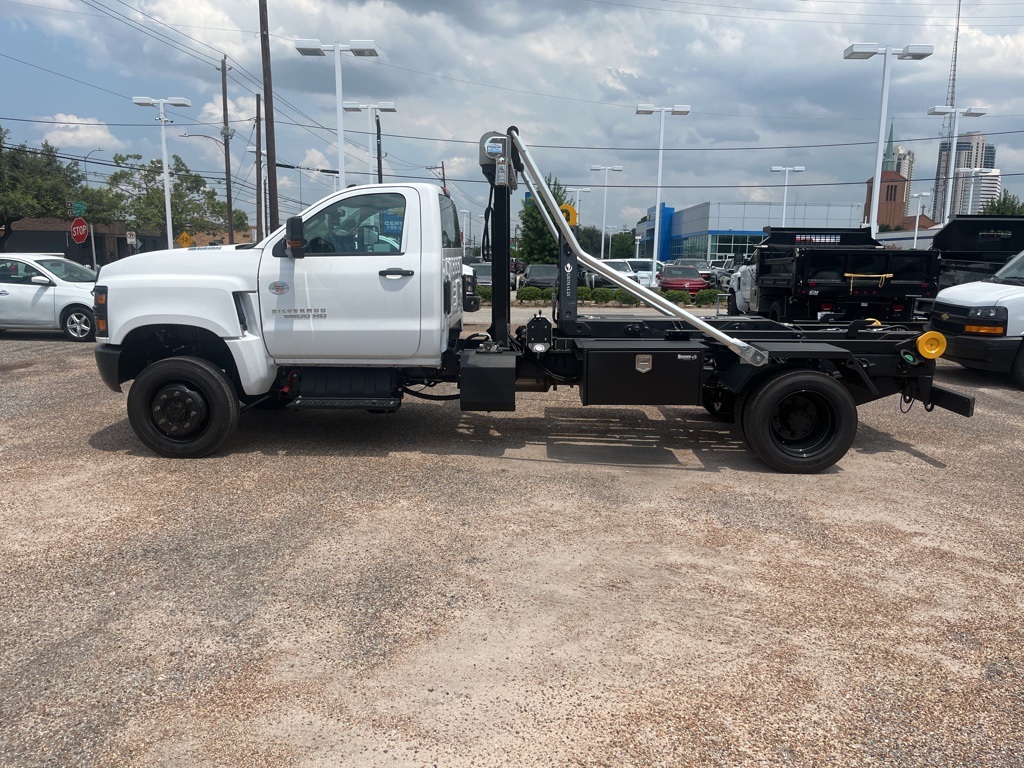 Vehicle image 8 of 18
