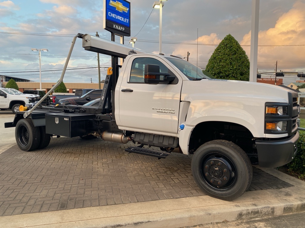 Vehicle image 4 of 18