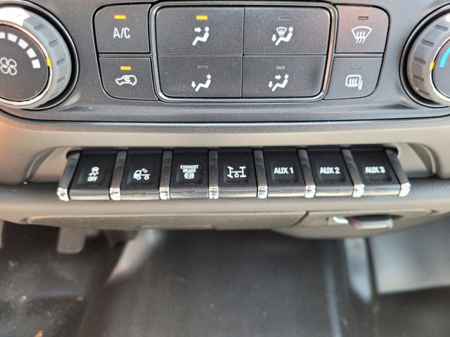 Vehicle image 17 of 20