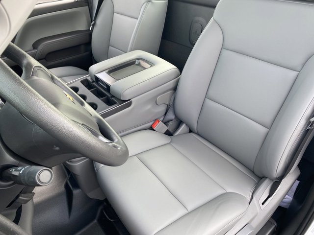 Vehicle image 18 of 25