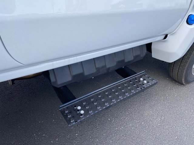 Vehicle image 12 of 25