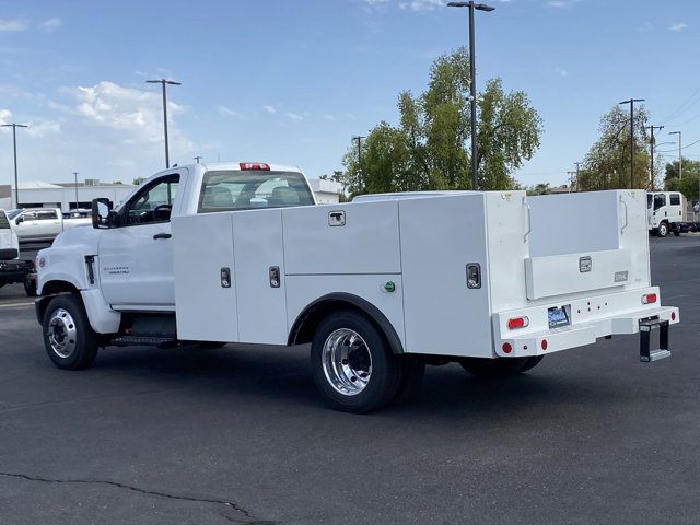 Vehicle image 9 of 25