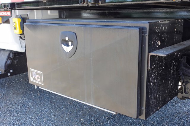 Vehicle image 11 of 23