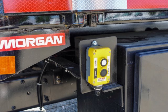 Vehicle image 12 of 23