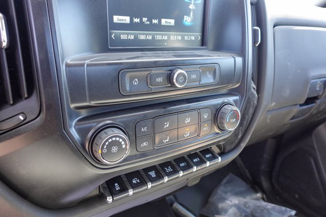 Vehicle image 21 of 23