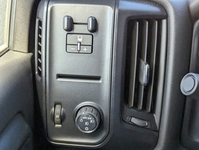 Vehicle image 14 of 22