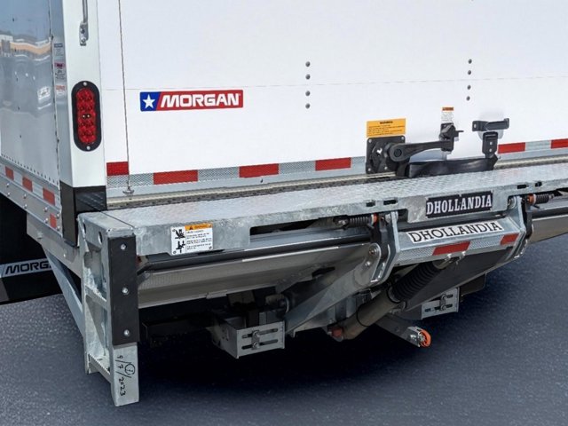 Vehicle image 9 of 22
