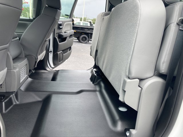 Vehicle image 17 of 27