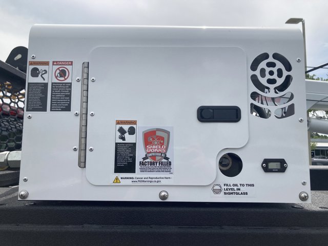 Vehicle image 22 of 32
