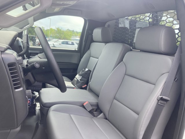 Vehicle image 23 of 32