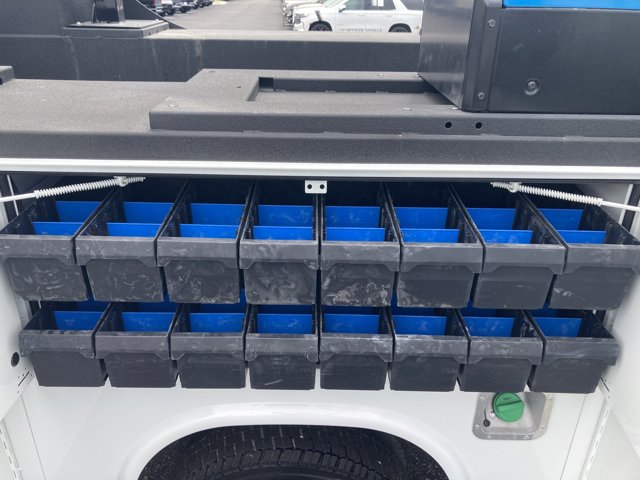 Vehicle image 15 of 32