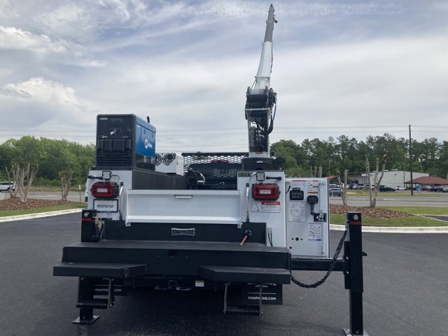 Vehicle image 13 of 32