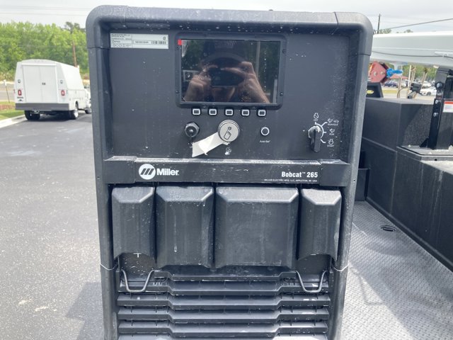 Vehicle image 20 of 32