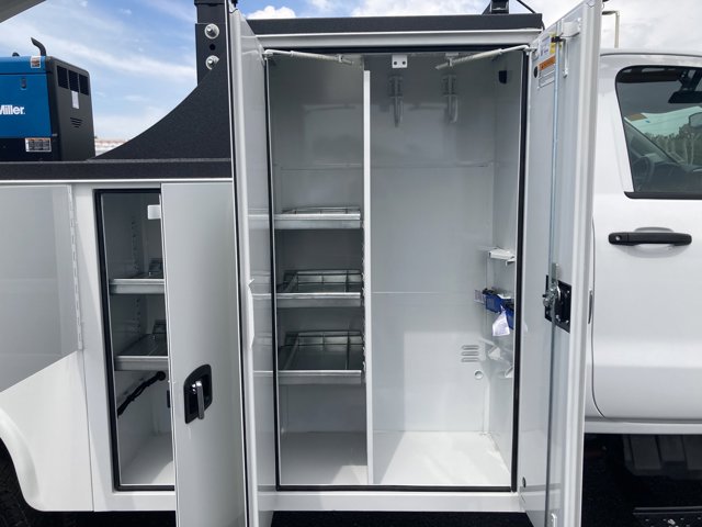 Vehicle image 19 of 32