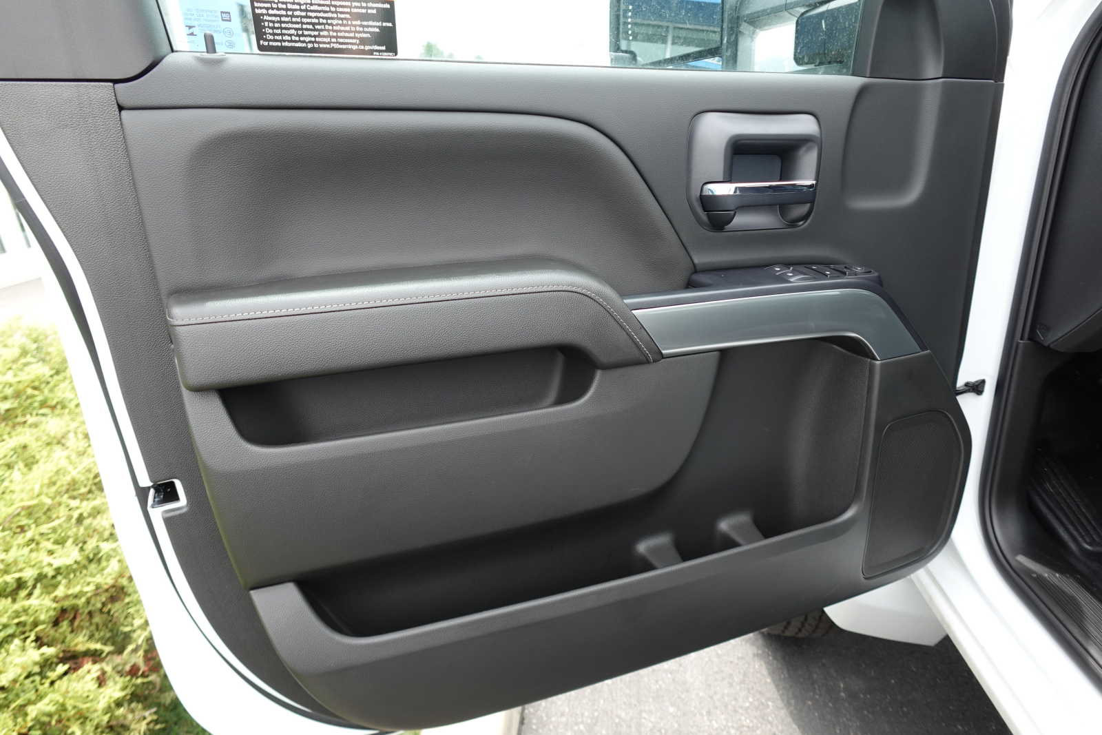 2023 Chevrolet Silverado MD LT Image 17 of 23