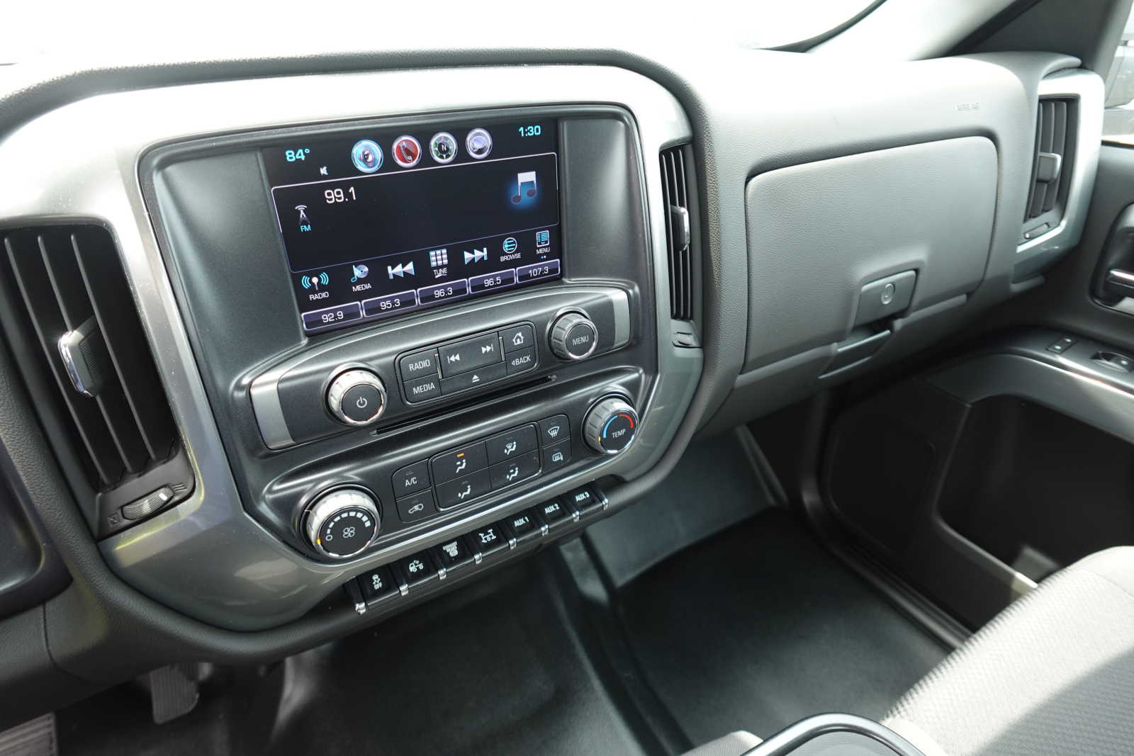 2023 Chevrolet Silverado MD LT Image 21 of 23