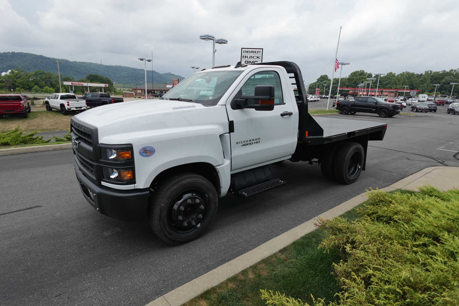 2023 Chevrolet Silverado MD LT Image 1 of 23