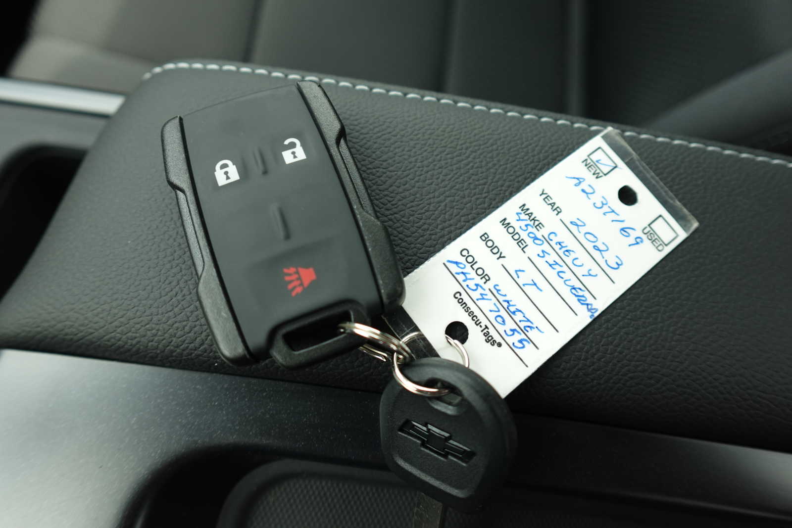 2023 Chevrolet Silverado MD LT Image 19 of 23