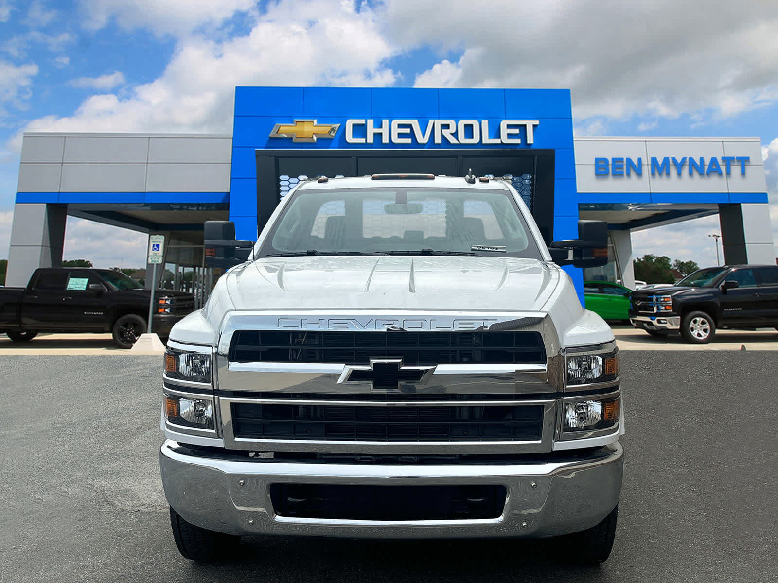 Vehicle image 2 of 44
