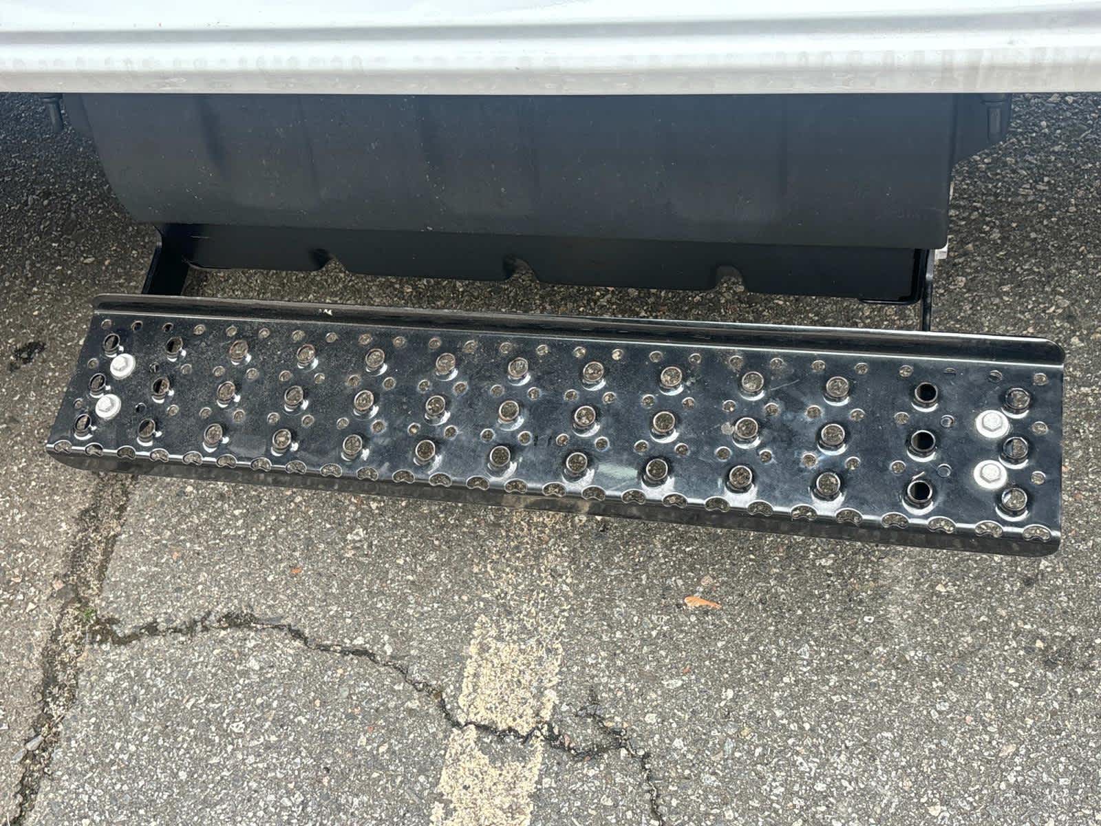 Vehicle image 25 of 44
