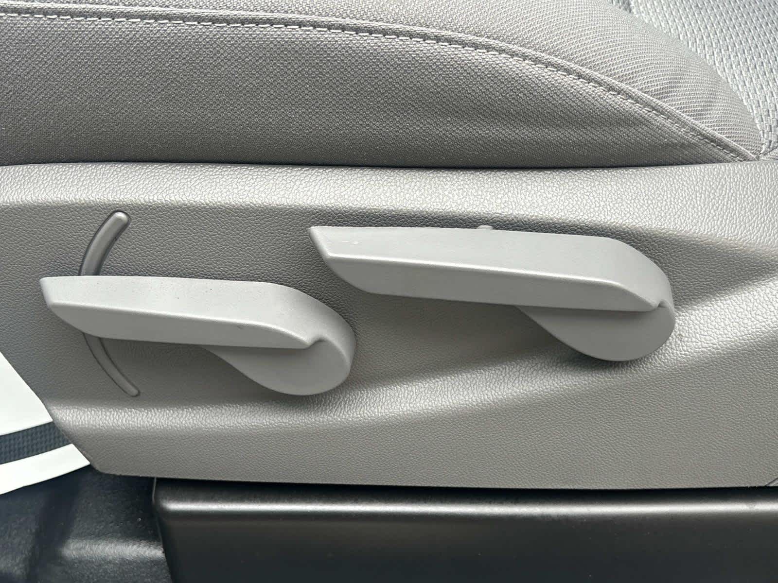 Vehicle image 24 of 44