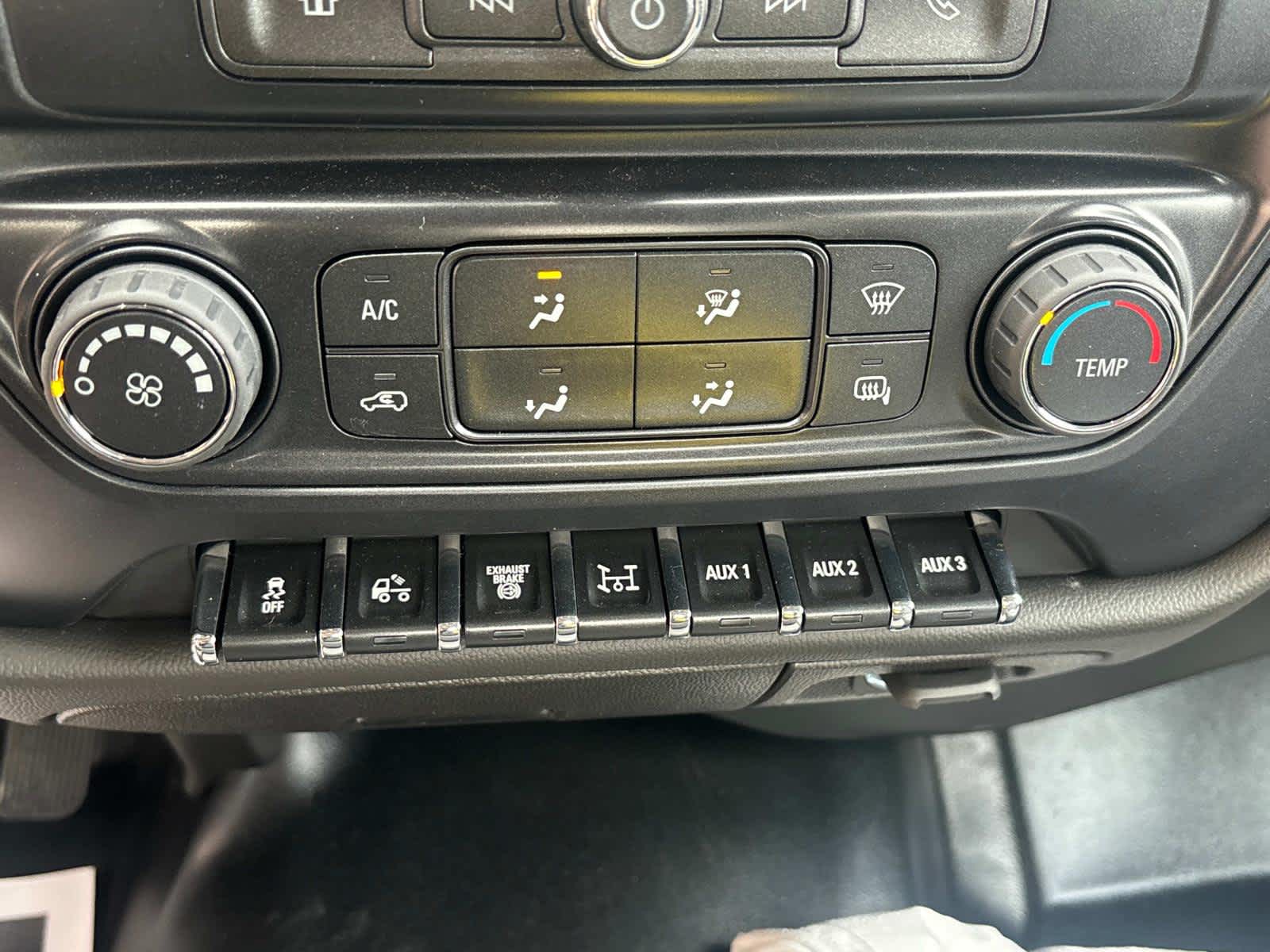 Vehicle image 13 of 44