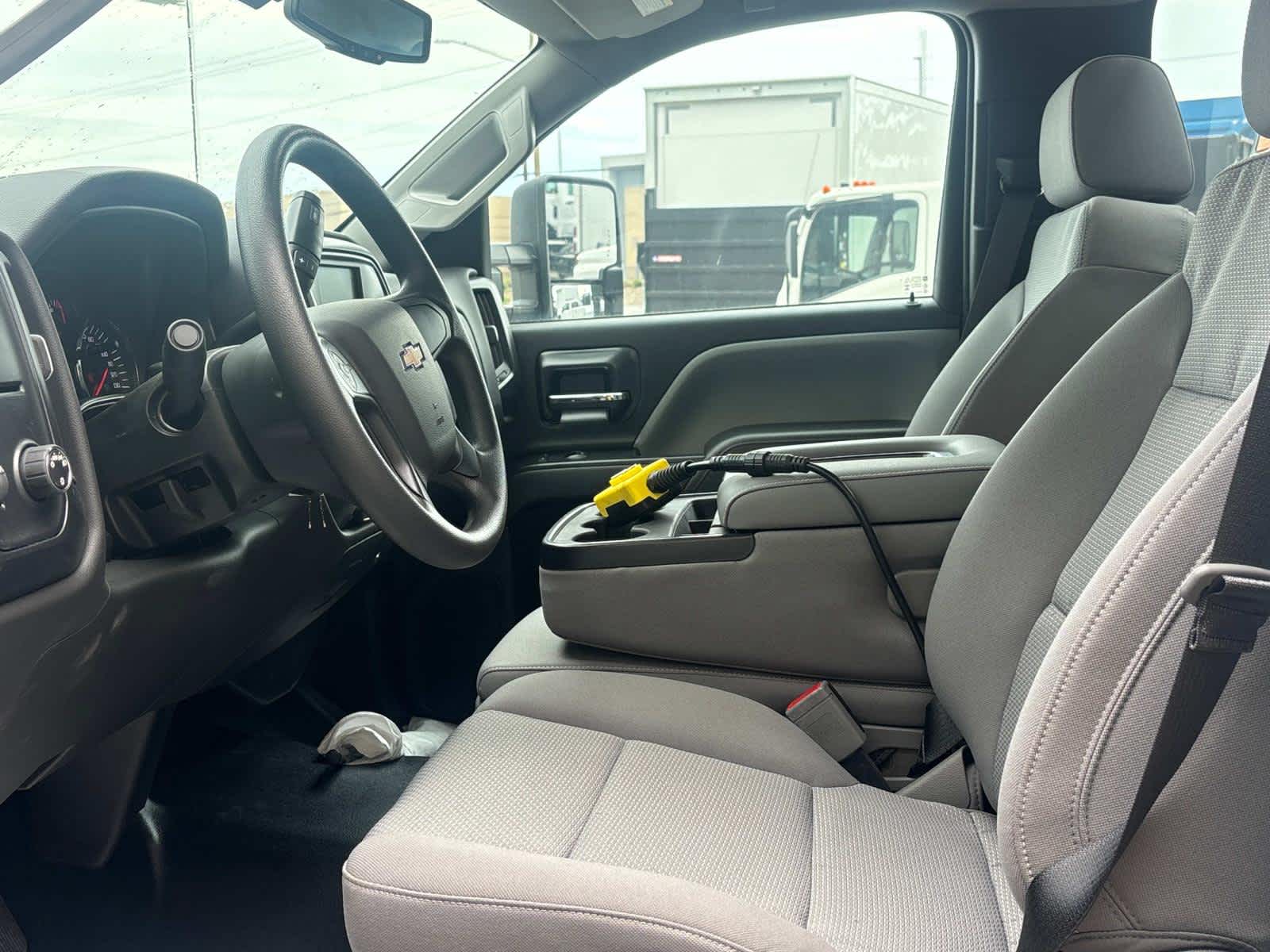 Vehicle image 23 of 44
