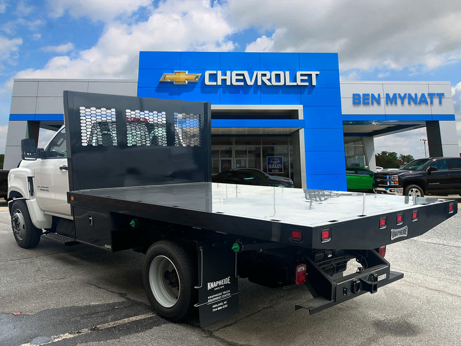 Vehicle image 5 of 44