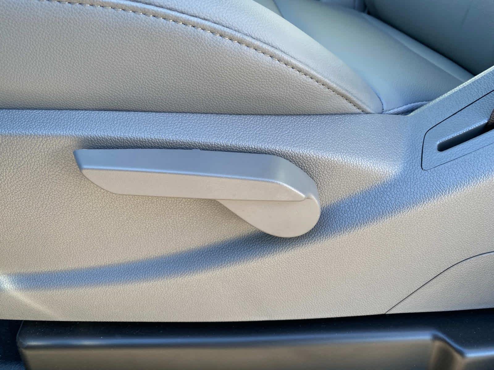Vehicle image 24 of 41