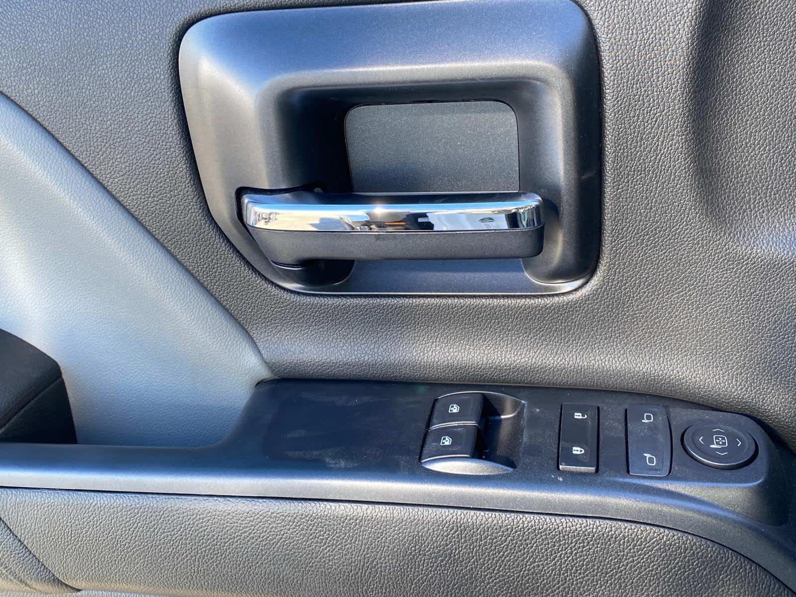 Vehicle image 22 of 41