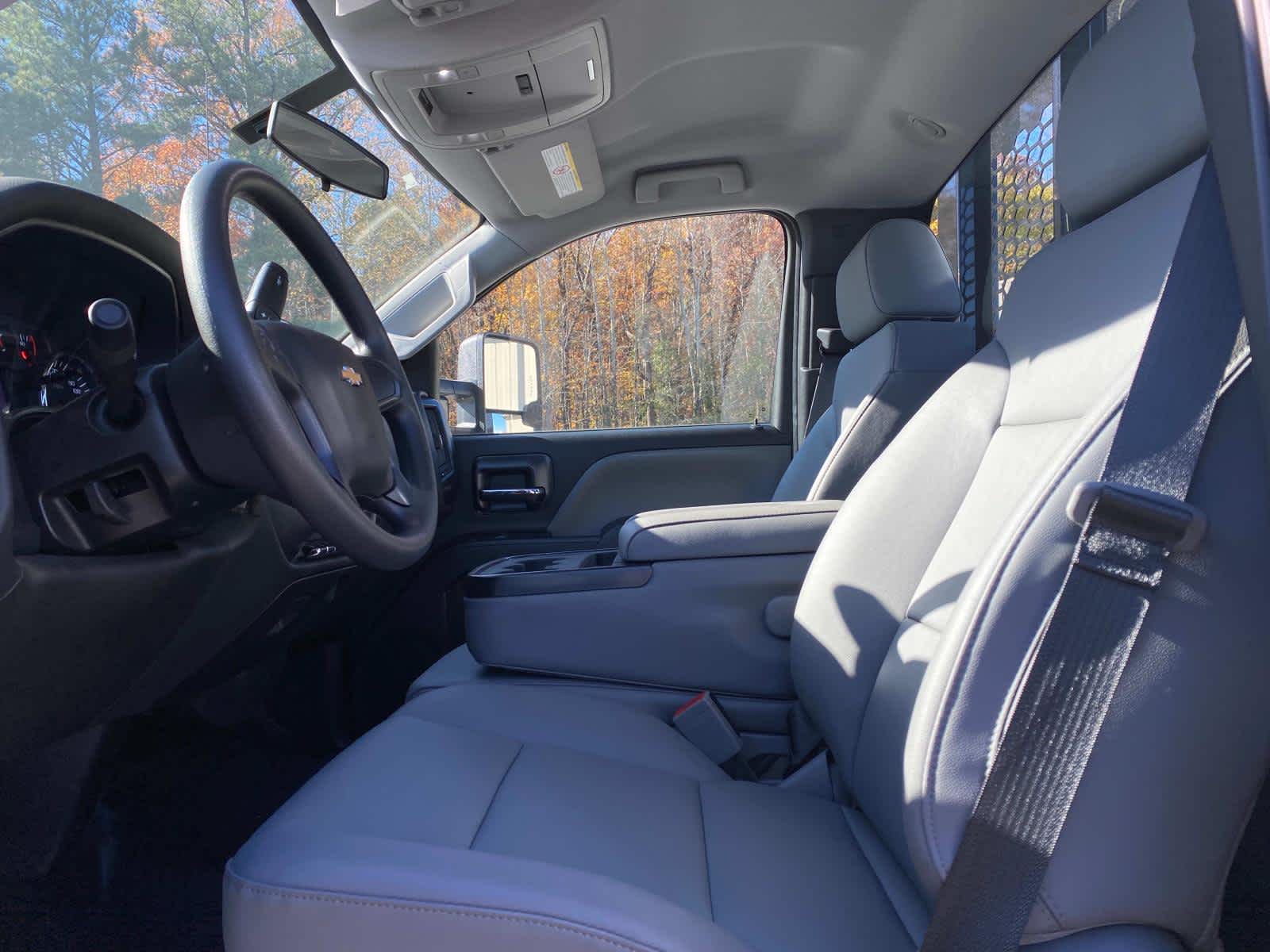 Vehicle image 23 of 41