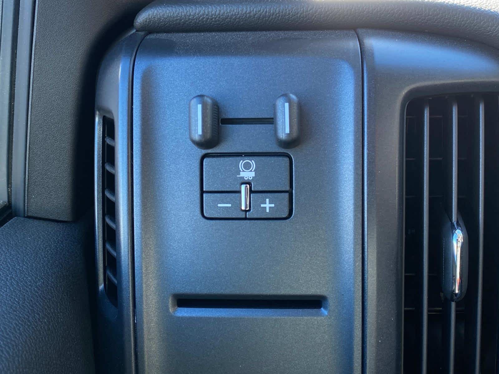 Vehicle image 18 of 41