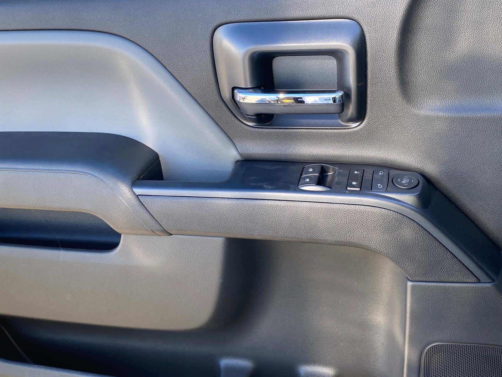 Vehicle image 21 of 41
