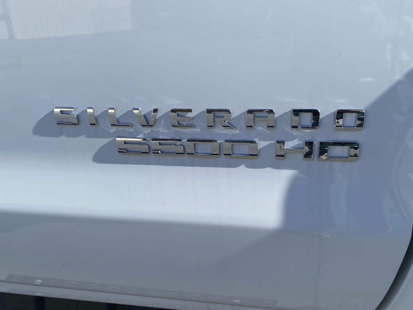 Vehicle image 33 of 41