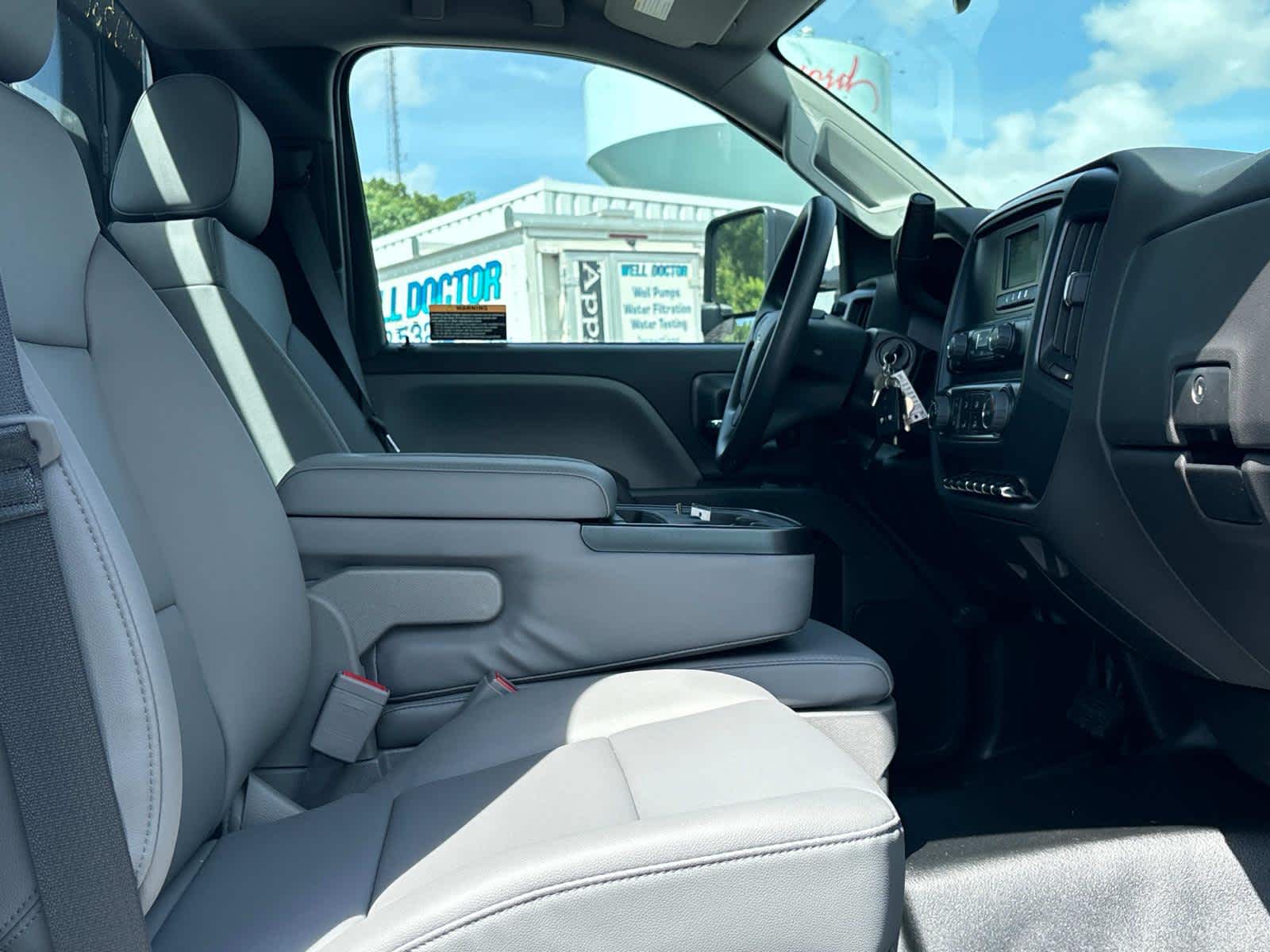 Vehicle image 26 of 38