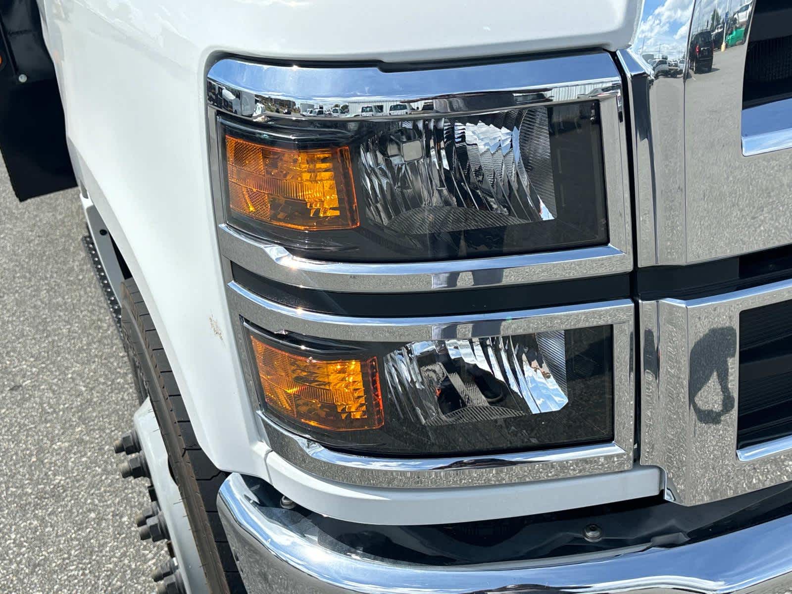 Vehicle image 33 of 38
