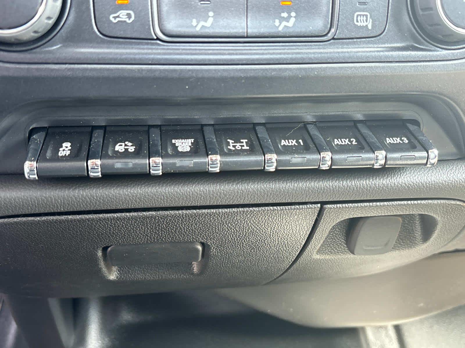 Vehicle image 10 of 38