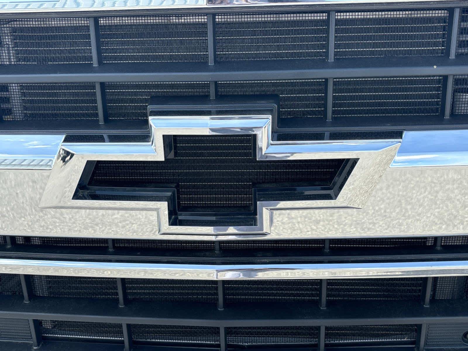 Vehicle image 34 of 38