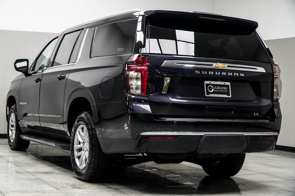 Vehicle image 9 of 40