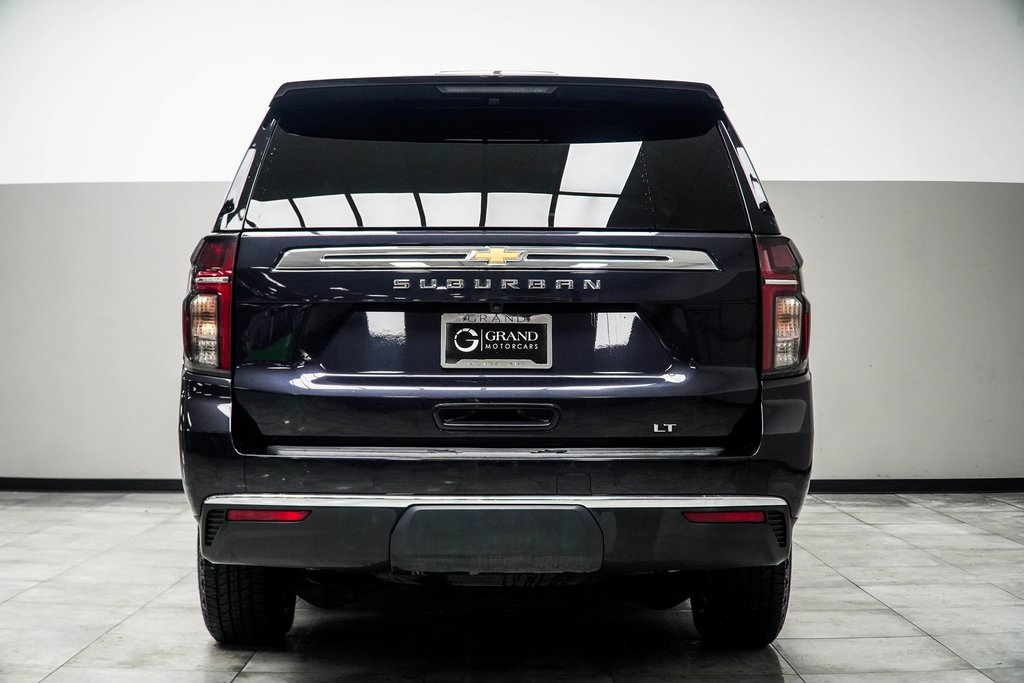 Vehicle image 8 of 40