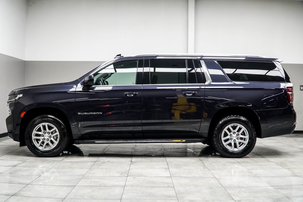 Vehicle image 10 of 40