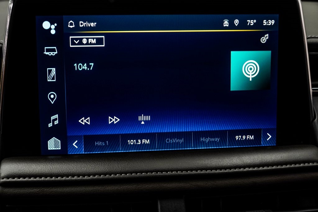 Vehicle image 21 of 40