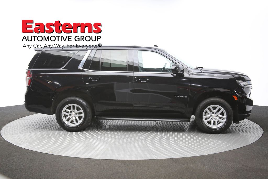 Vehicle image 17 of 64