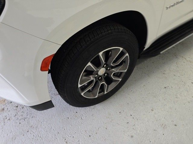 Vehicle image 9 of 23