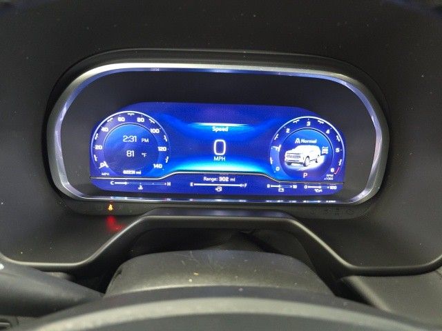 Vehicle image 17 of 23